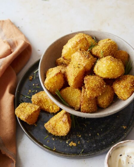 The Crispiest Turmeric & Paprika Roasted Potatoes Recipe