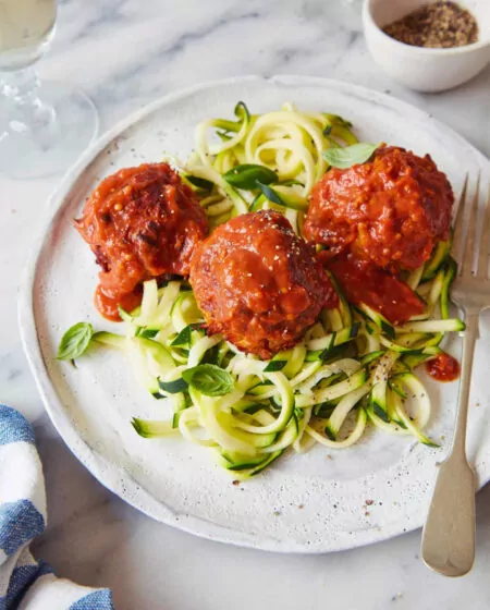 Veggie balls with ‘courgetti’ & tomato Recipe